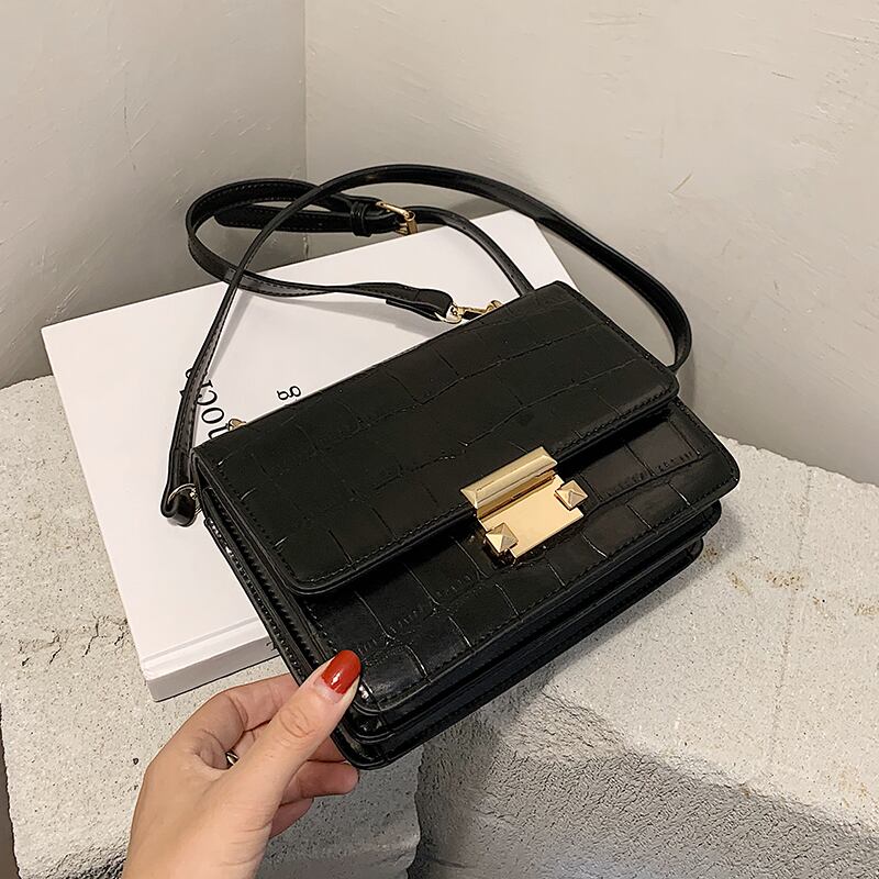 秋冬スモールバッグレディースバッグ2020人気の新しいトレンディなファッションワイルドワンショルダーメッセンジャーバッグネットレッドレトロスモールスクエアバッグ Tiancai_Wing_Bag26264317196