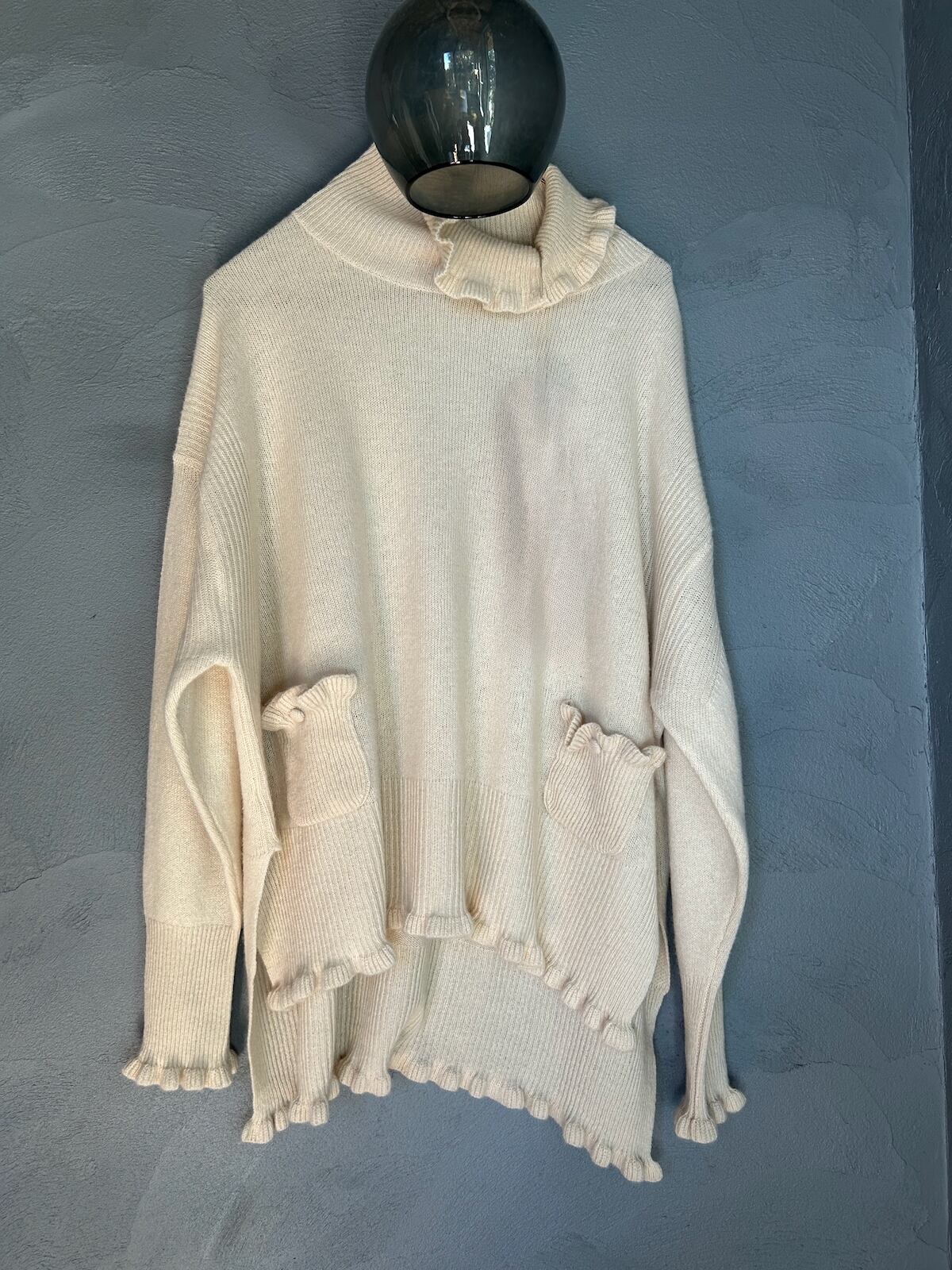 towavase カシミア　ニット　アイボリー　トワヴァーズ TOWAVASE(トワヴァーズ）Volant turtle neck cashemere 1ply カシミヤ