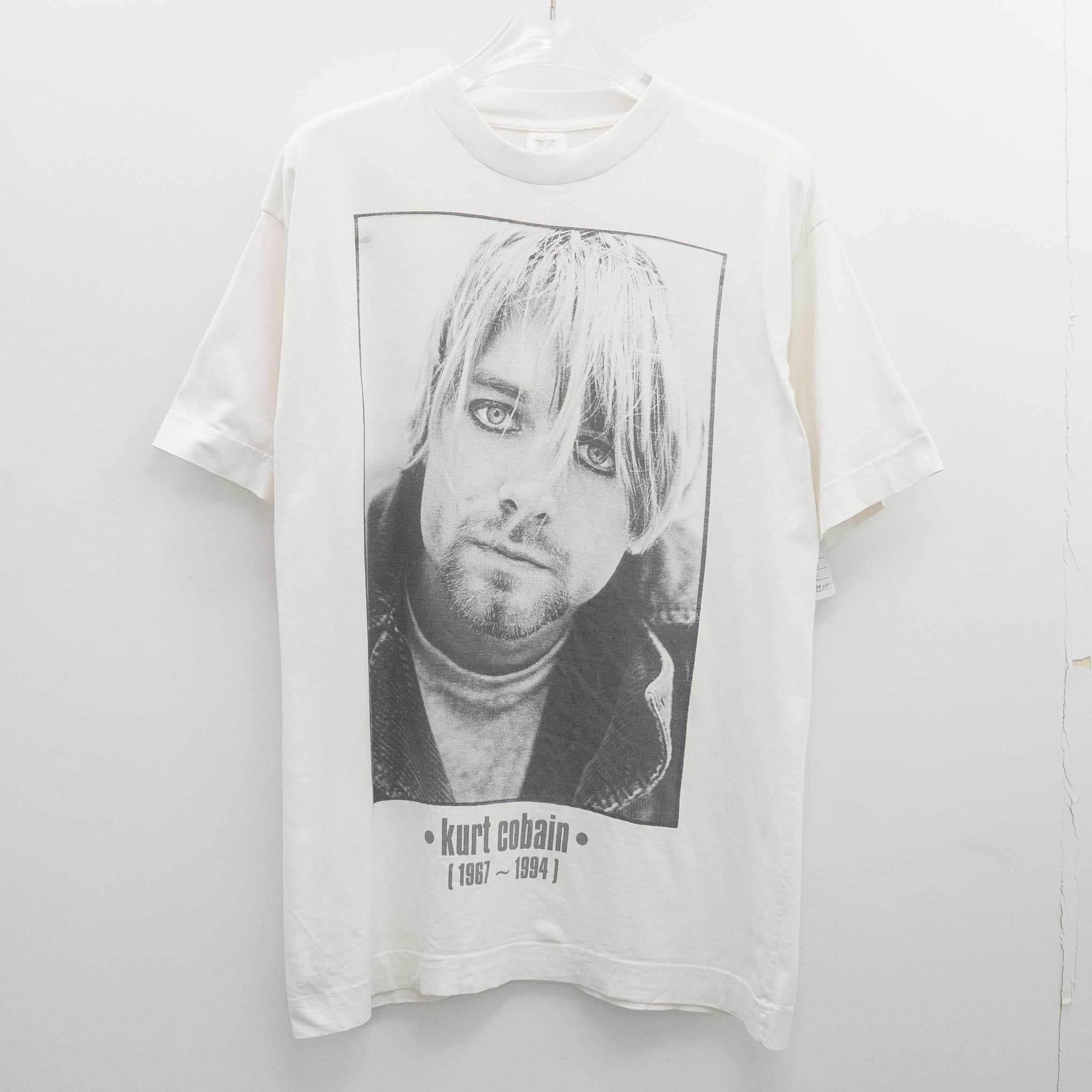 Nirvana " Kurt Memorial Monotone White " Euro XL 【A6-68】