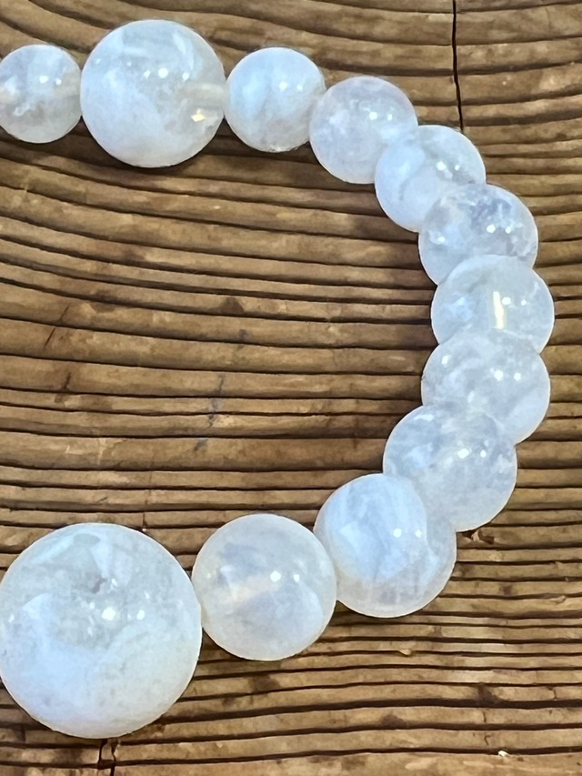 バーントホワイトゾーンクォーツブレスレット 8-8.5mm