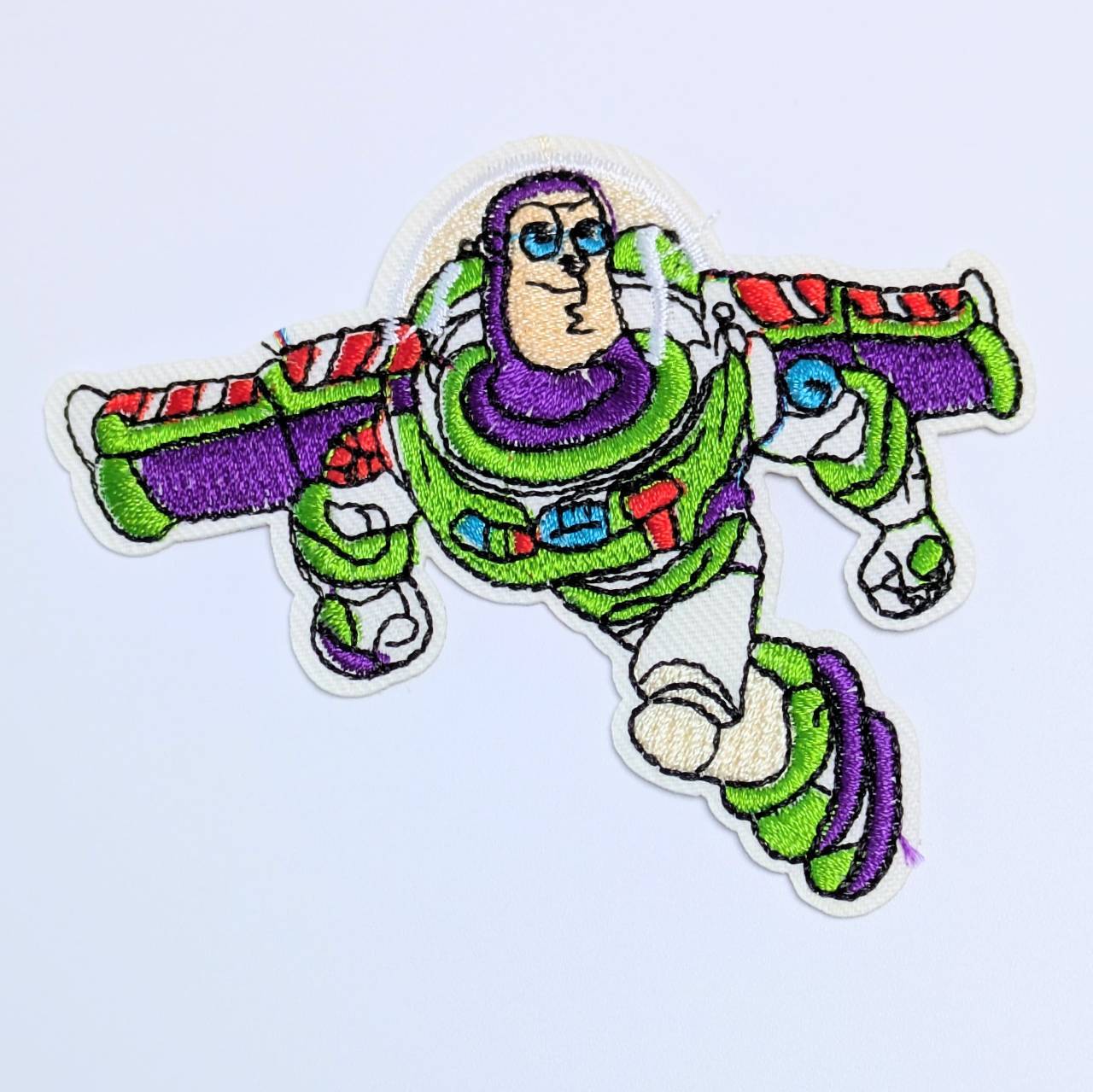 送料無料！ ★刺繍アイロンワッペン★【 バズライトイヤー（Buzz Lightyear）】 トイストーリー〚アメリカン雑貨 アメトイ〛
