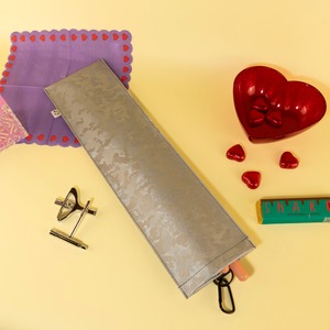 銀カモカラビナスティックケース