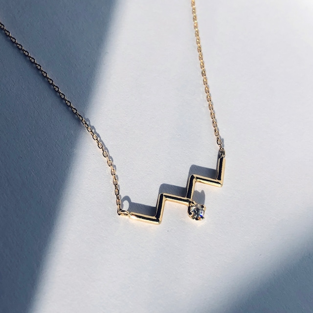 K18YG Zig-Zag Necklace with a Diamond