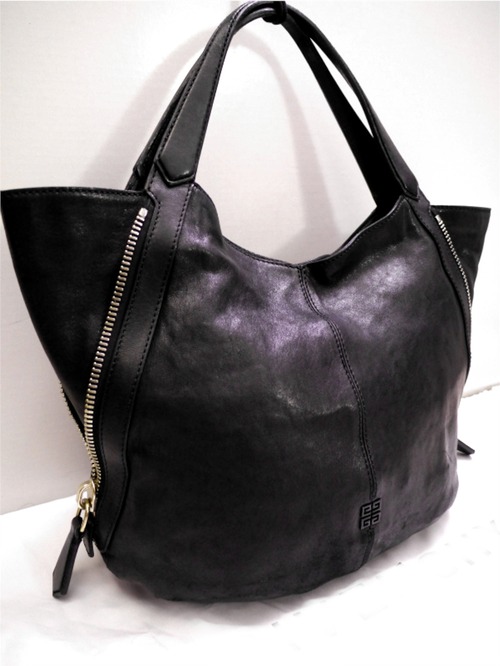 レア★GIVENCHY ジバンシィ ティナン A4対応ユニセックス レザートート バッグ 黒★ジップ開閉で表情が変わるGIVENCHYのファントムライン♪