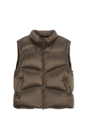 [Matin Kim] UNBALANCE QUILTED DOWN VEST FOR MEN IN KHAKI BROWN 正規品 韓国ブランド 韓国通販 韓国代行 韓国ファッション マーティンキム matinkim 日本 店舗