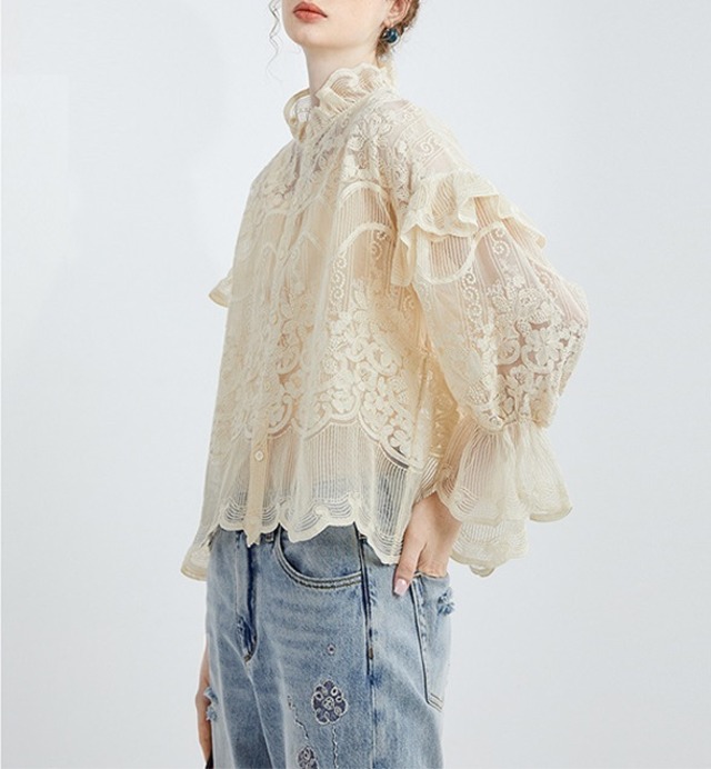 花柄 刺繍 透かし編み 総レース シャツ ブラウス レディース トップス ミディアム 長袖 フレアスリーブ 襟付き スタンドカラー フェミニン フリル 透け感 シースルー ボタン かわいい 大人可愛い きれいめ カジュアル 上品 おしゃれ レトロ こなれ感 個性的 エレガント 主役級 クラシカル 花柄 フラワー 総柄 春 秋 ママ 通勤 学生 学校 通学 デート お出かけ 旅行 公園 女子会 休日 ショッピング カフェ 体型カバー 普段使い 着回し S M L ゆったり 黒 ブラック ピンクアプリコット