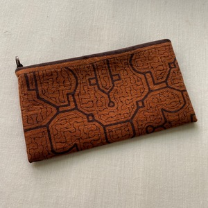 FP34ファスナーポーチ　シピボ模様のポーチ茶 26x14cm 内布撥水しっかり系　sipibo pouch