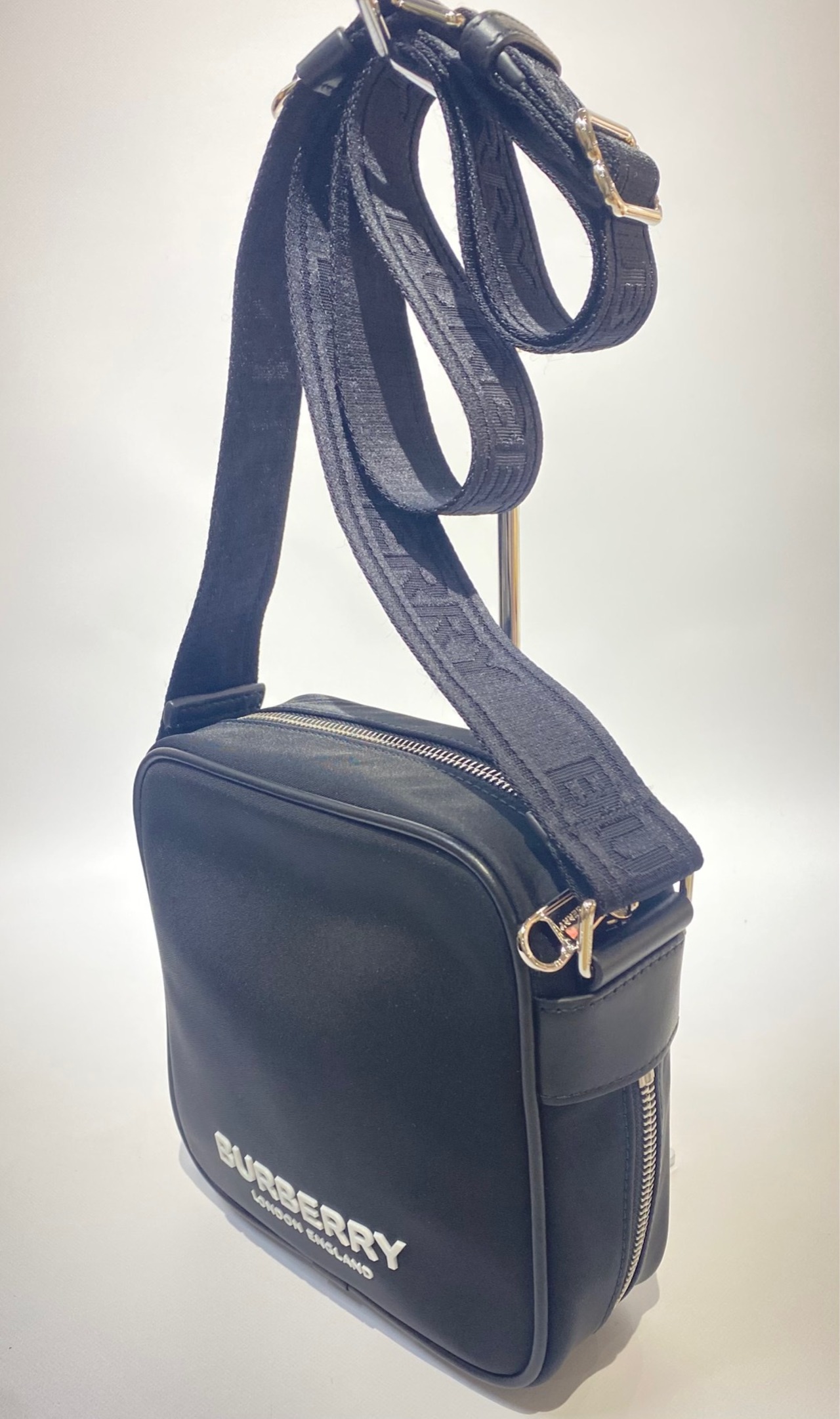 BURBERRY バーバリー ショルダーバック メンズ レディース 8066111/A1189