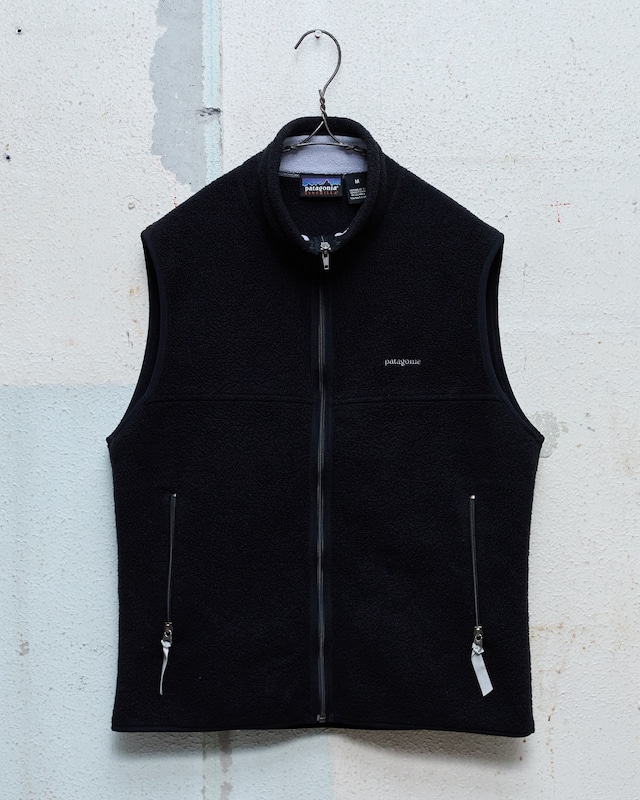 “Patagonia” synchilla vest / SIZE : M / BLACK