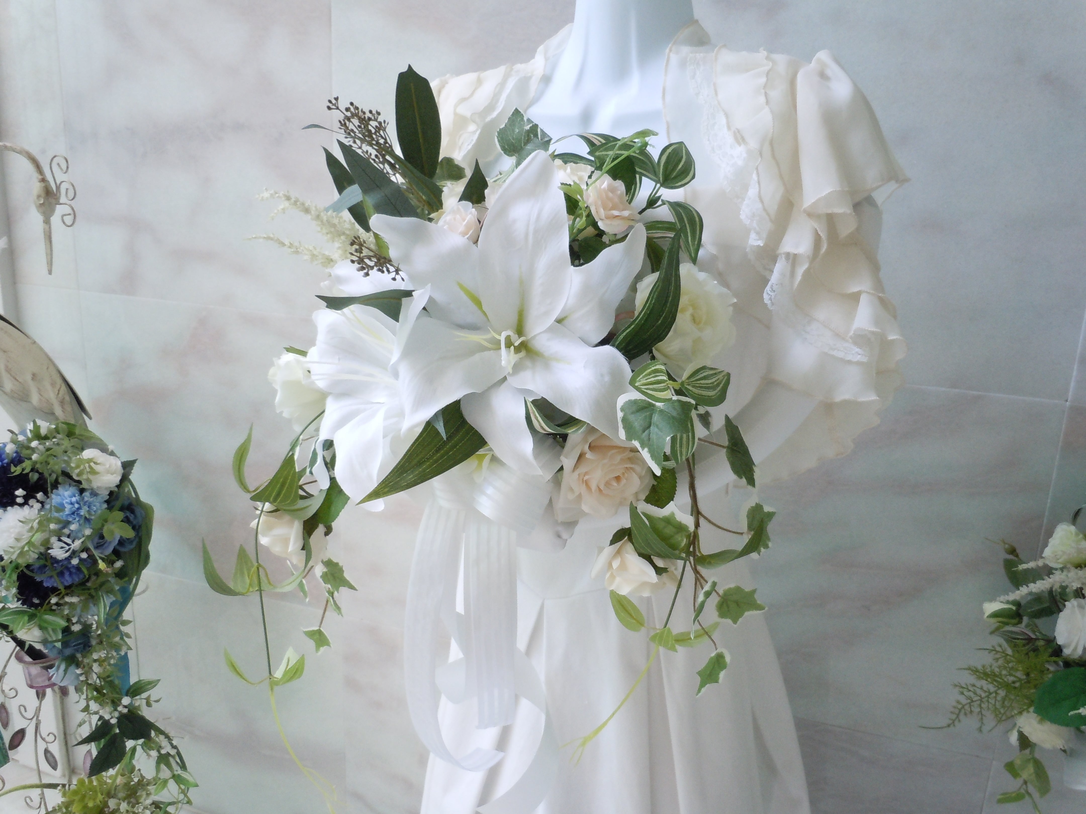 ◇ユリ カサブランカ＆ローズのクラッチブーケ◇ウエディングブーケ 前