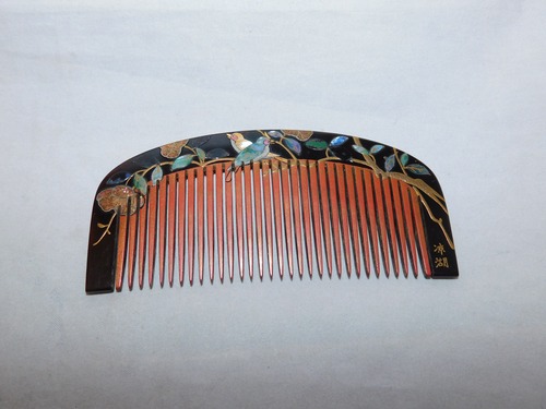 螺鈿細工の櫛 Urushi lacquer work ornamental comb(mother-of-pearl work)