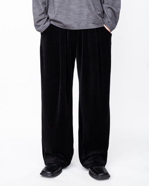 ANDER “VELOUR TUCK PANTS” COLOR : BLACK
