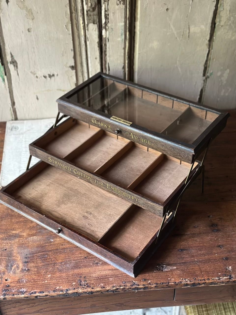 Clark's ANCHOR 3段 木製 ガラスショーケース | Brocante de La