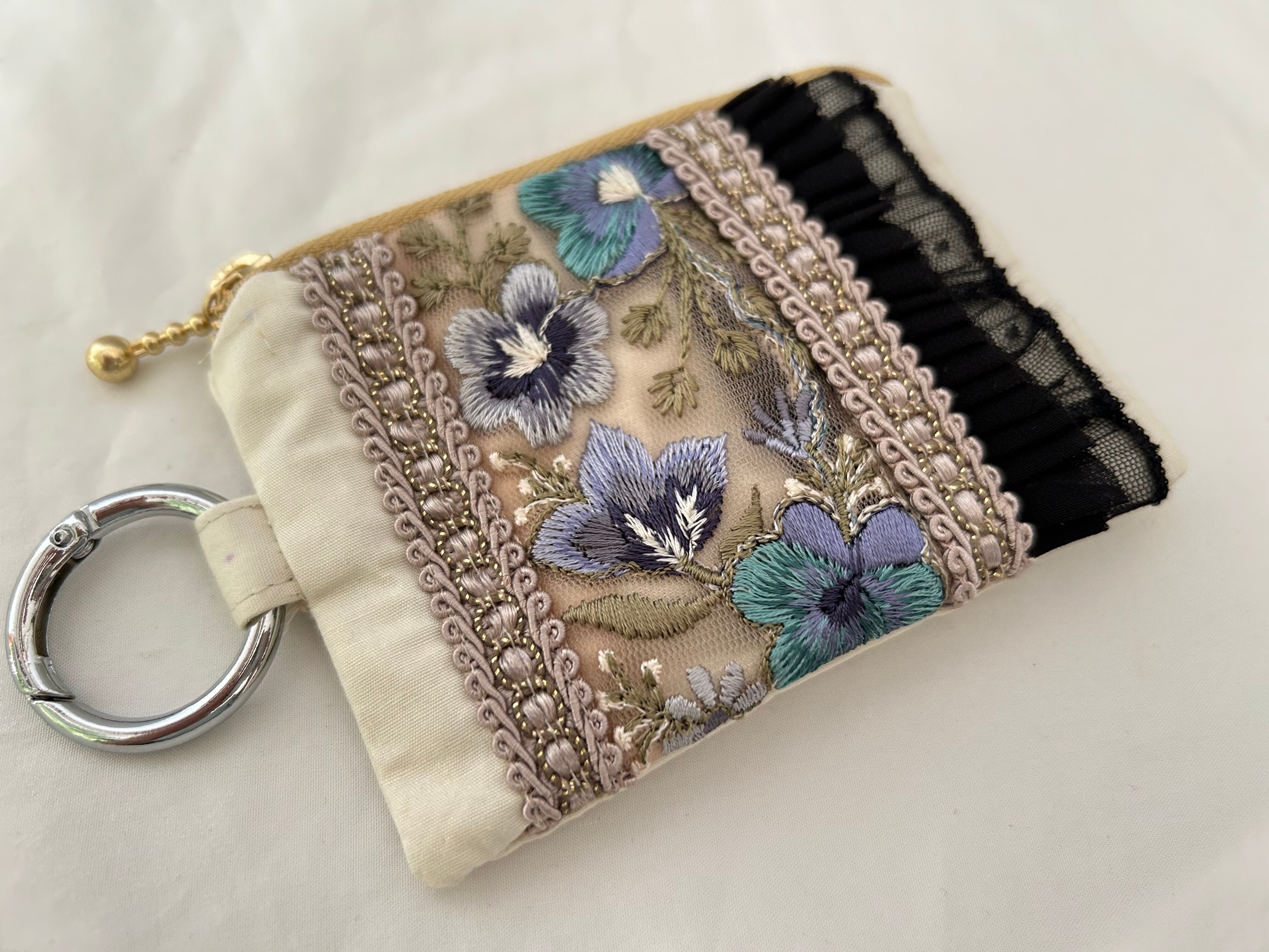 インド刺繍リボン 刺繍リボン ファスナーポーチ カラビナ付き ポーチ