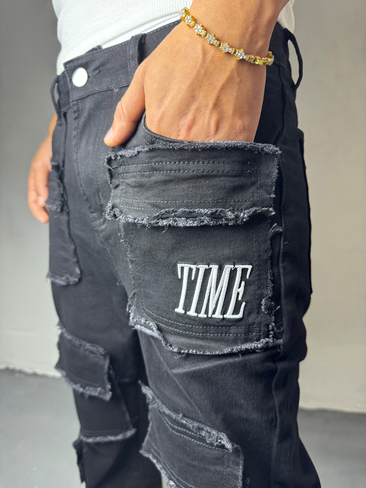 存在感設計｜主張しすぎないマルチポケットデニム(D00001)