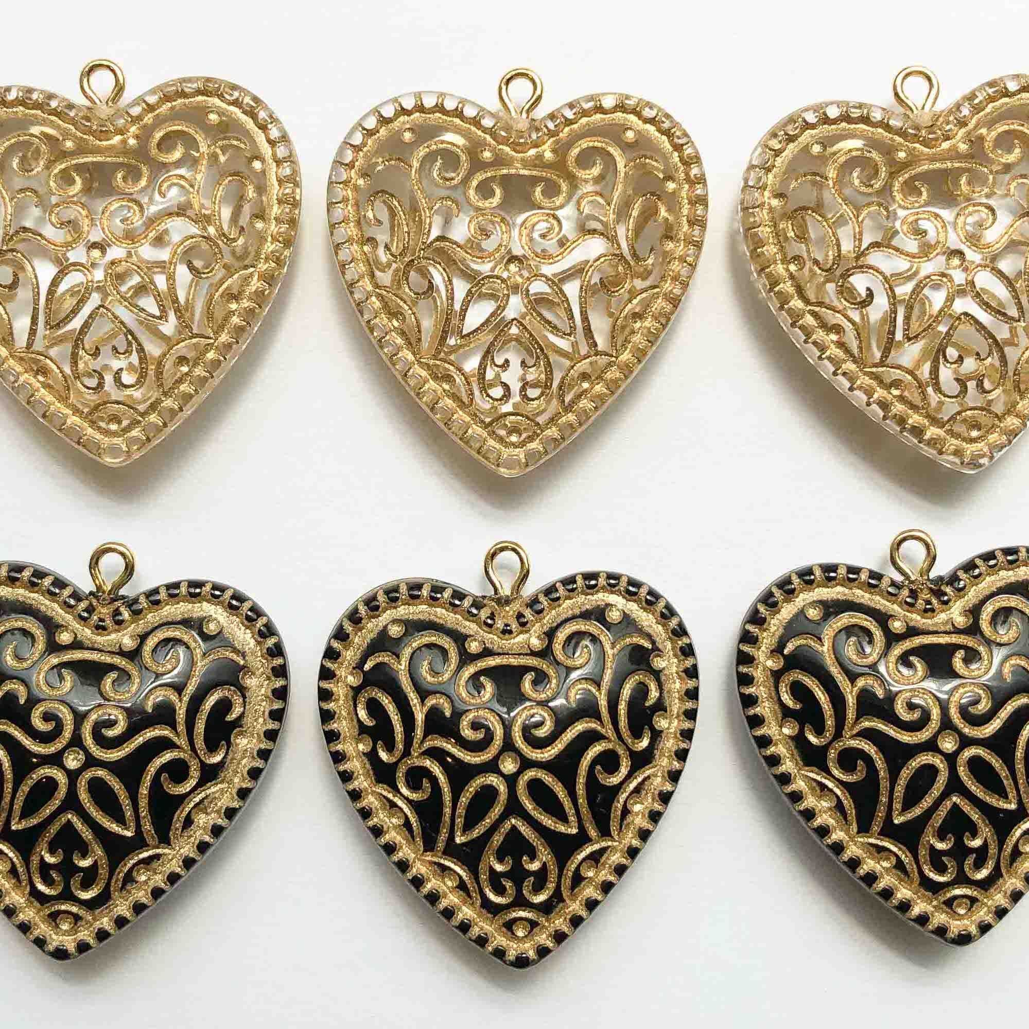再入荷〉模様入りハートのアクリルチャーム（ゴールドライン） | Dua