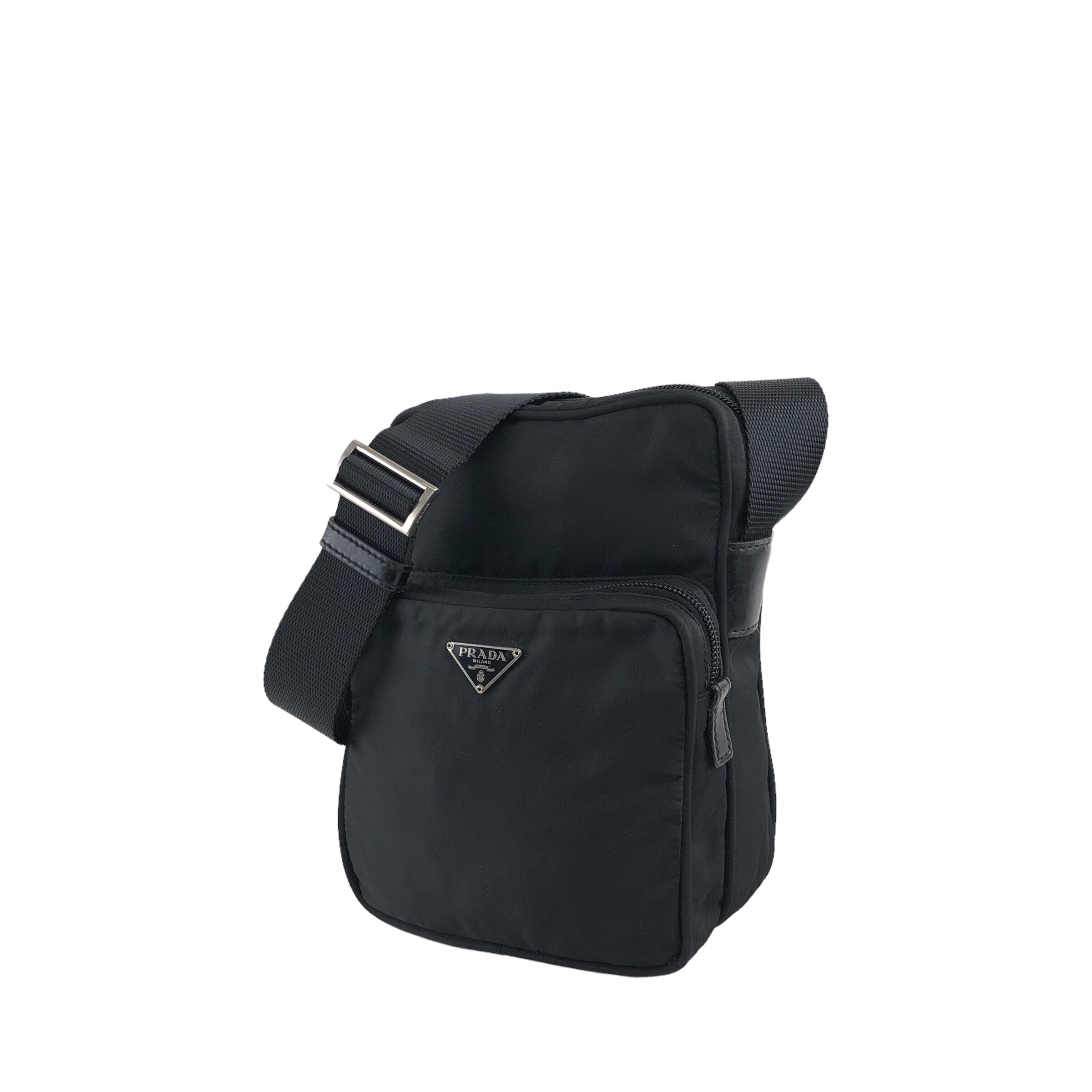 PRADA プラダ ブラック ナイロン ショルダーバッグ トライアングルロゴ PRADA プラダ トライアングルロゴ ナイロン フロントポケット
