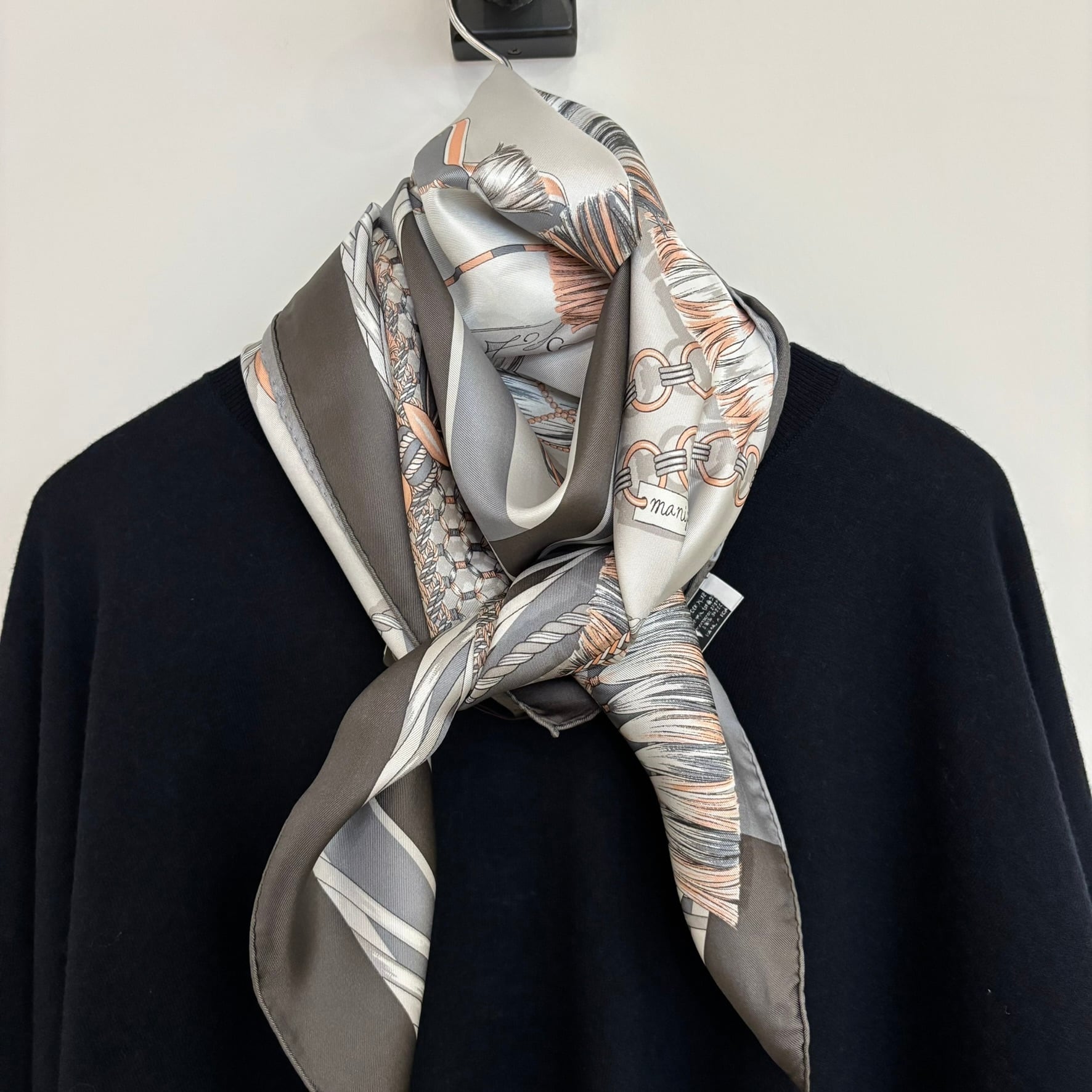 manipuri:5 シルク スカーフ (ヴィヴァーチェタッセル) 88cm × 88cm