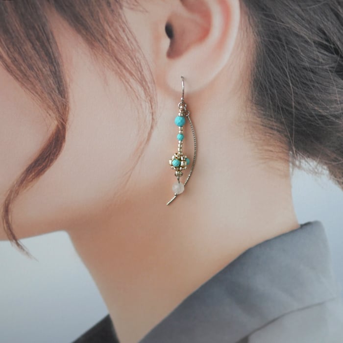 美品 amondz K14 フラットストーンワンタッチピアス ターコイズ