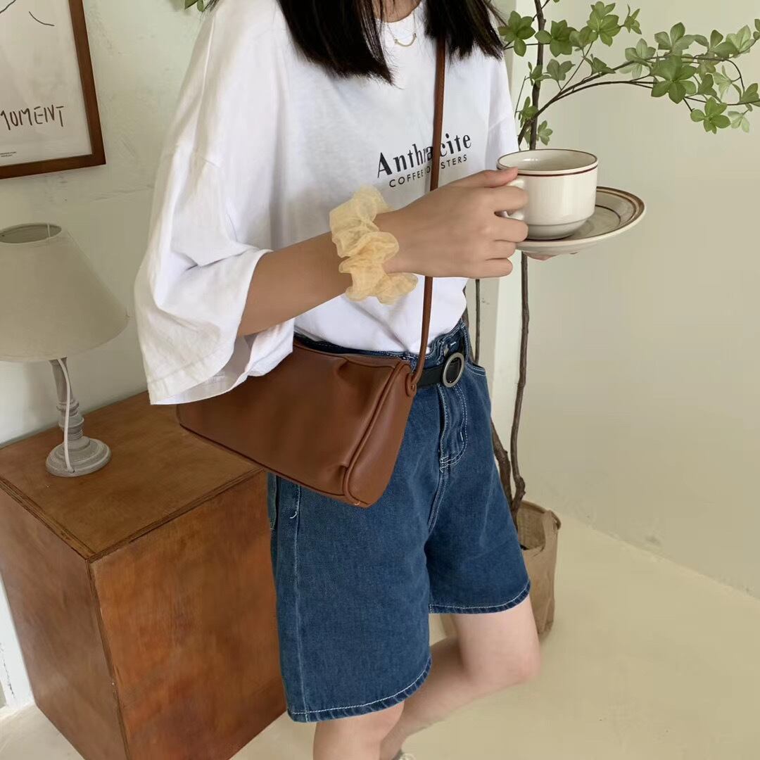 シンプルショルダーバッグ