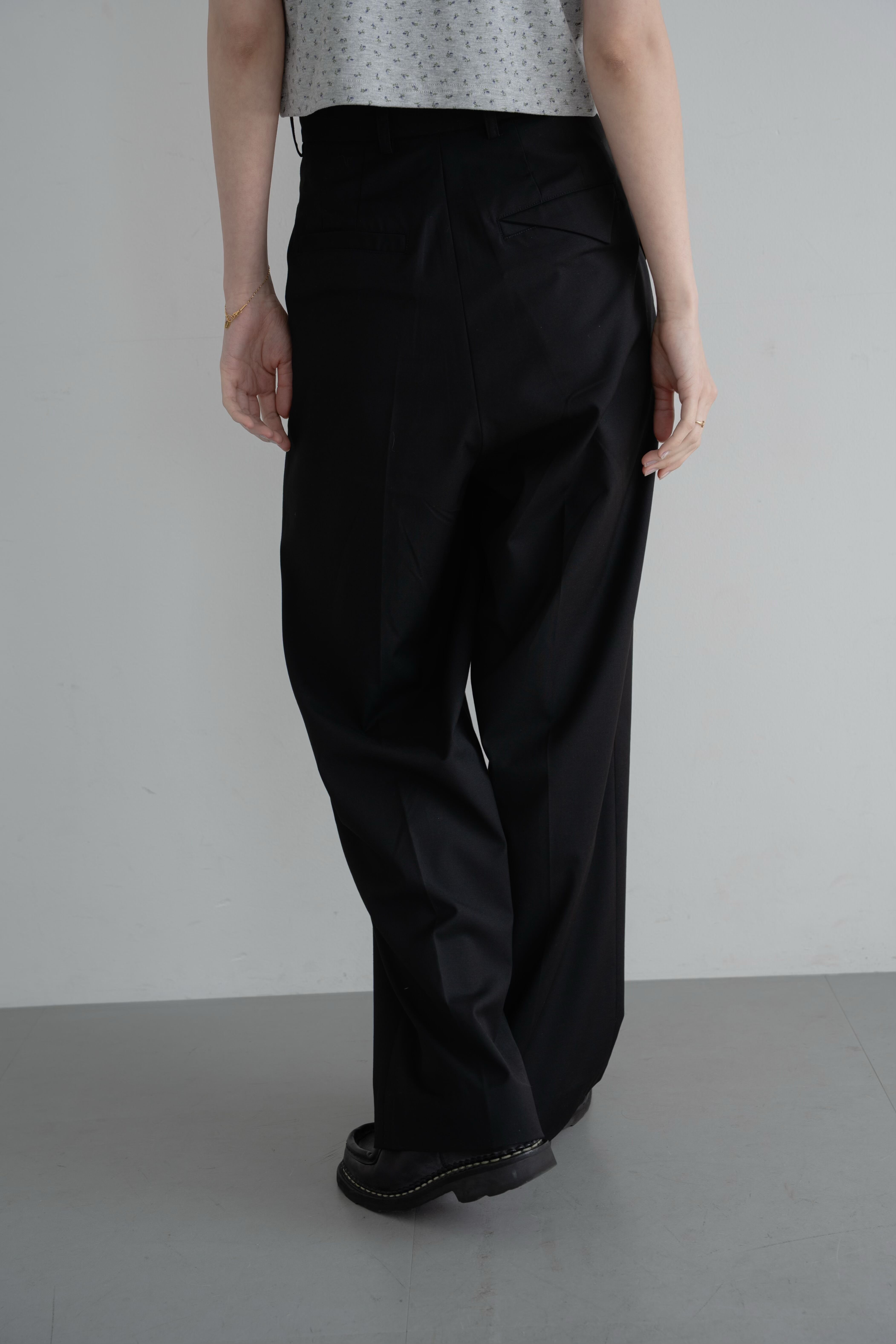 shell button slacks pants | philme