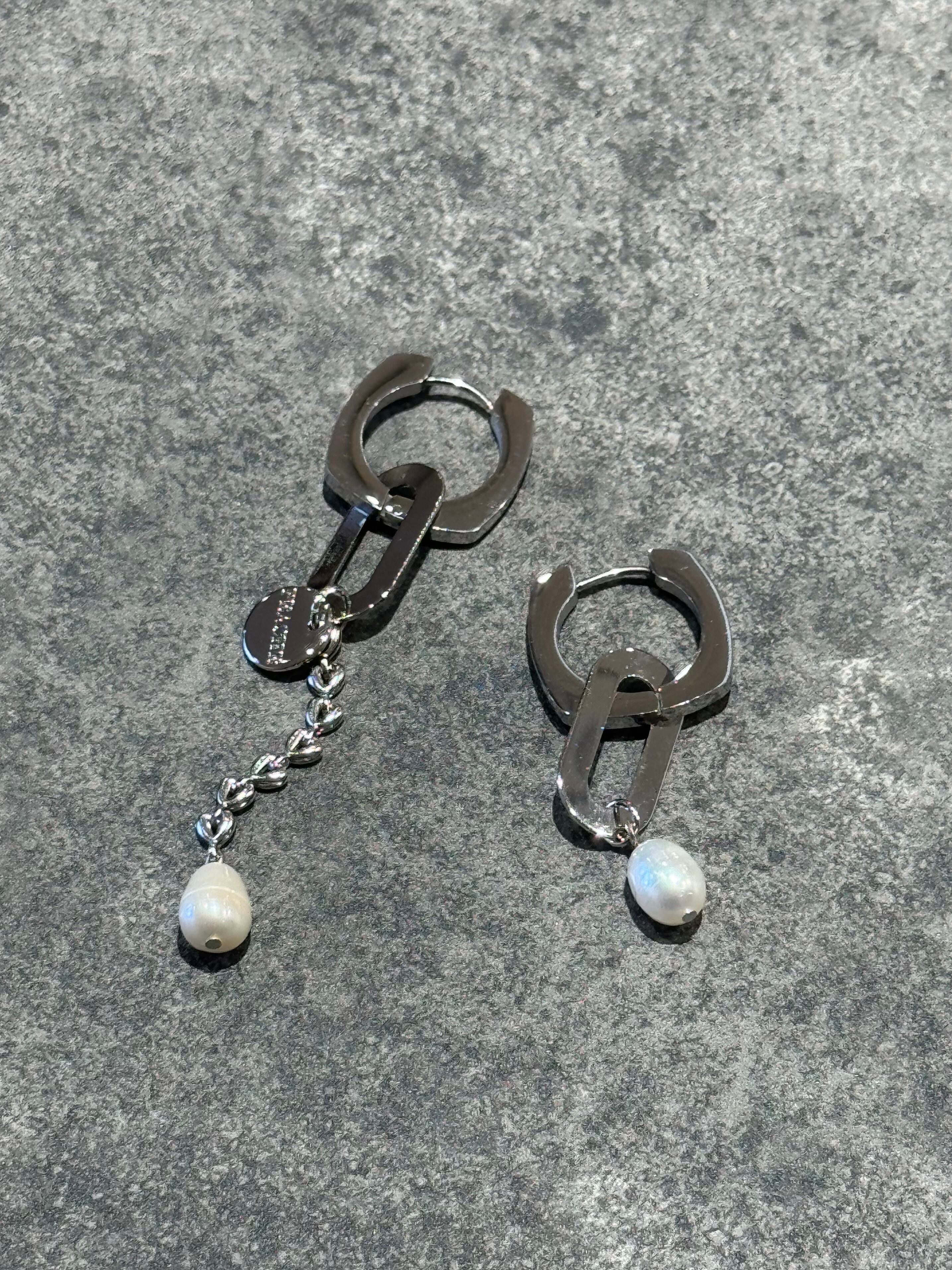 flat square drop ring layered pearl