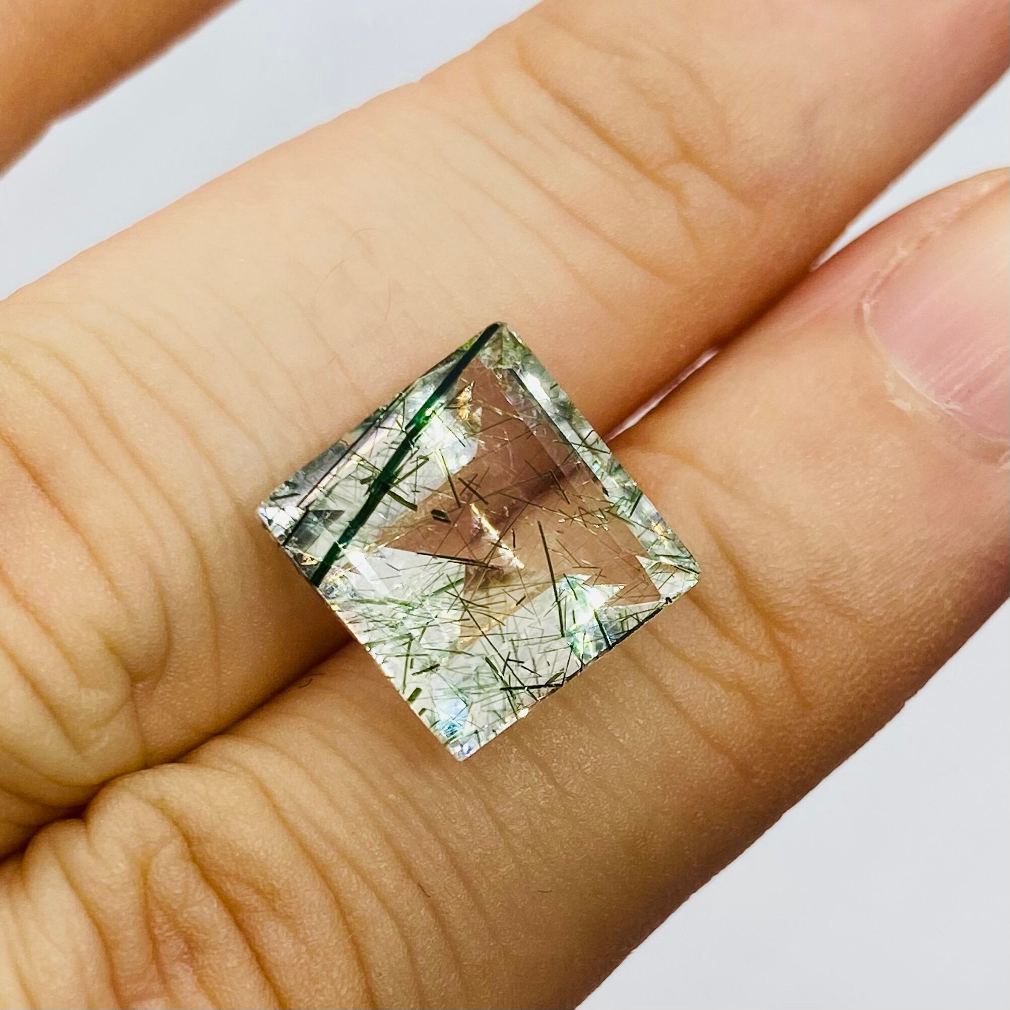 クールなグリーンルチルインクオーツ