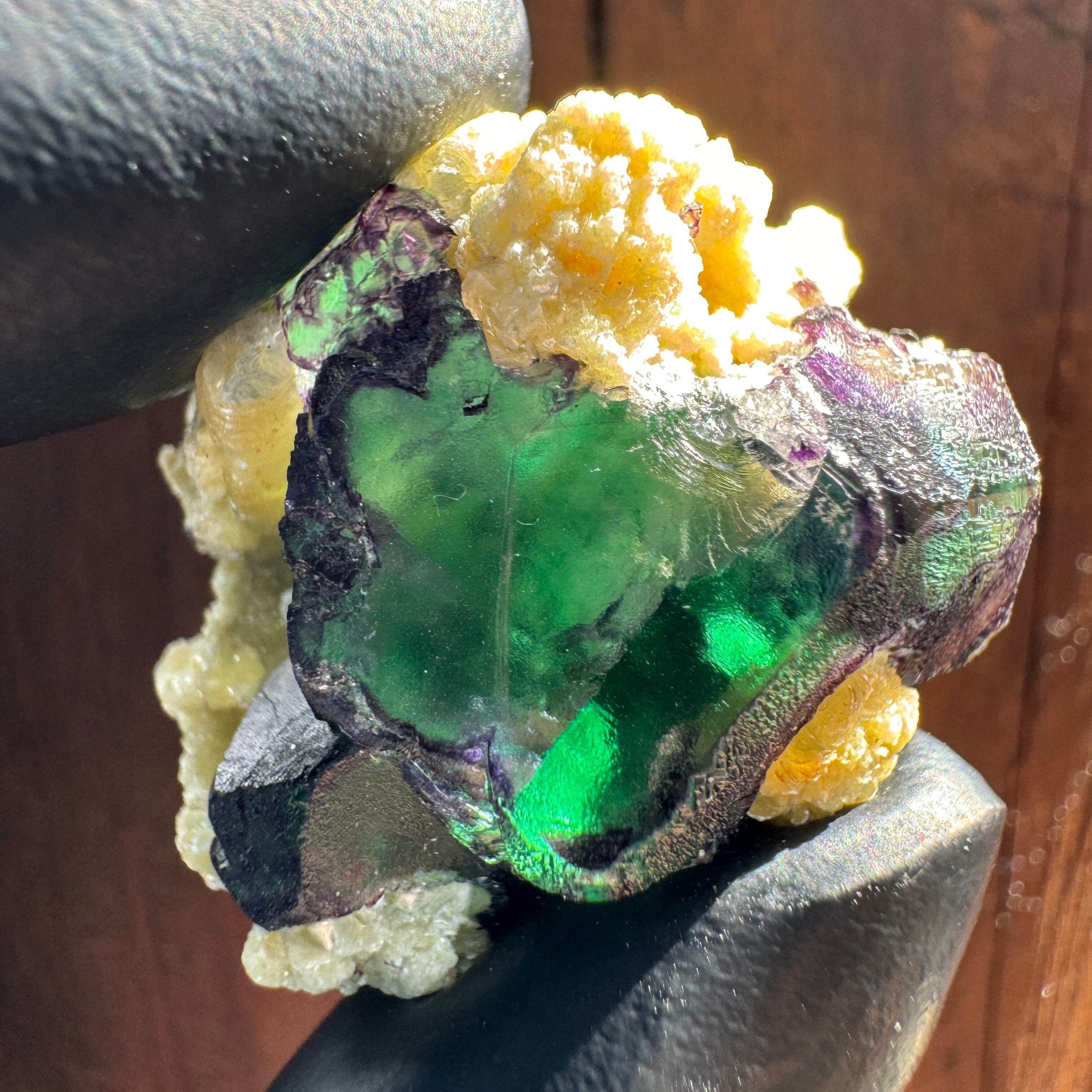 レインボーインクルージョン グリーンフローライト ナミビア エロンゴ