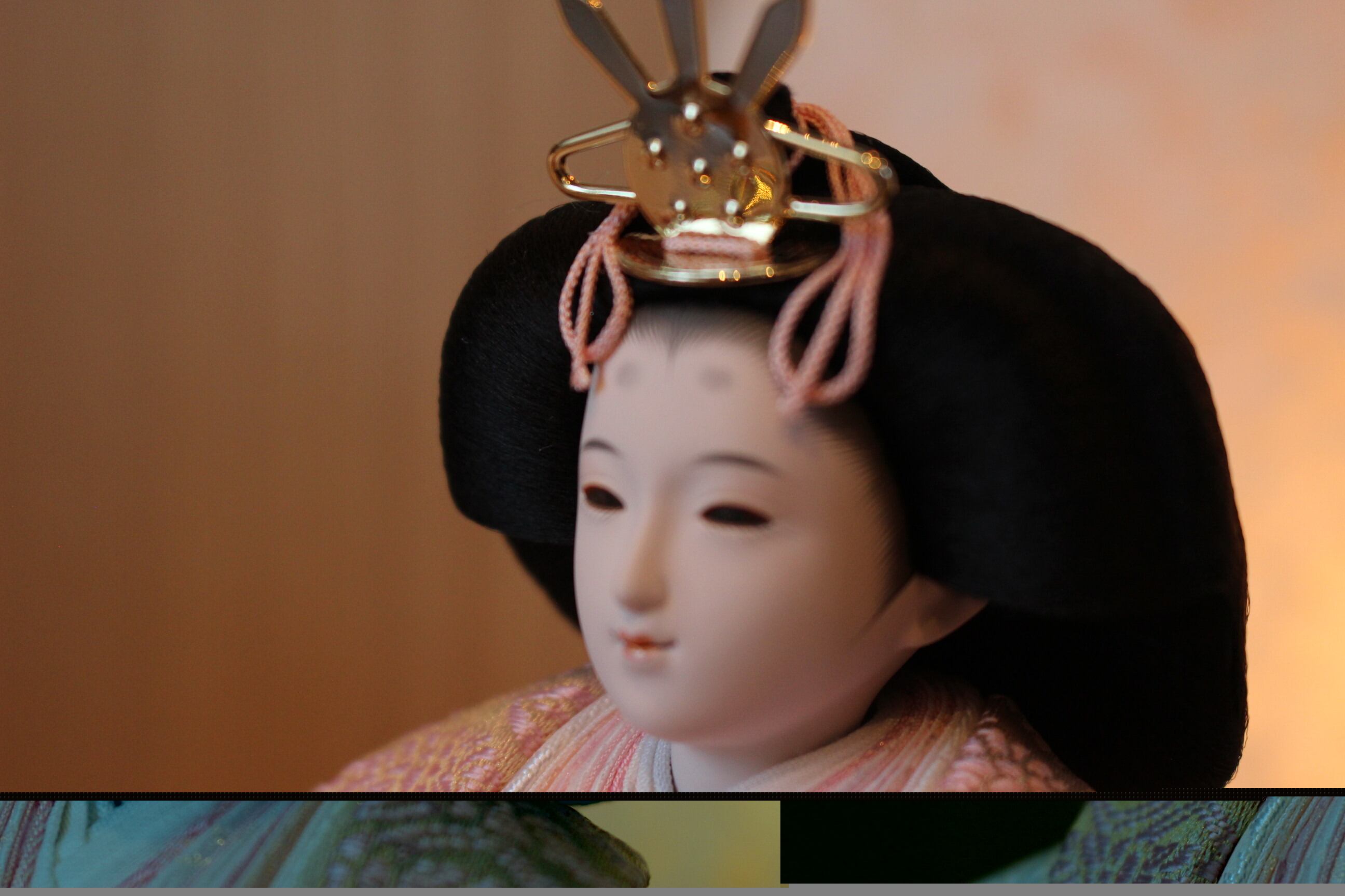 M0107 左京 田村芙紗彦 作 雛人形 親王飾り 京10番 No.232851 金雪輪に桜（赤） 二人 人形のみ 未使用品 雛人形 Bonheur/幸運 田村芙紗彦 京十番親王飾り「雪輪にりぼん桜