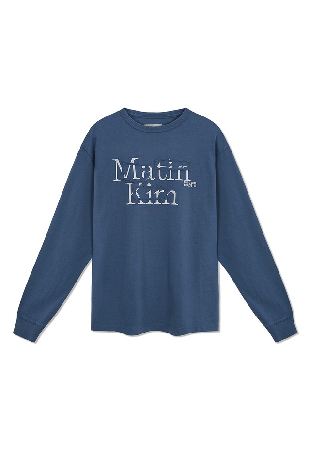 [Matin Kim] PATCH GRAPHIC LONG SLEEVE TOP IN SMOKE BLUE 正規品 韓国ブランド 韓国通販 韓国代行 韓国ファッション マーティンキム matinkim 日本 店舗
