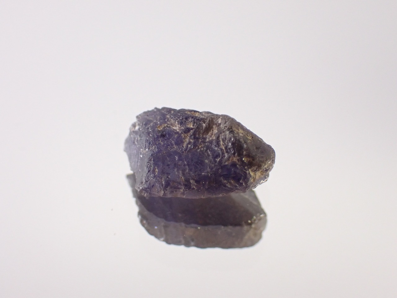 アイオライトサンストーン原石 　3.15ct　[C13‐408]
