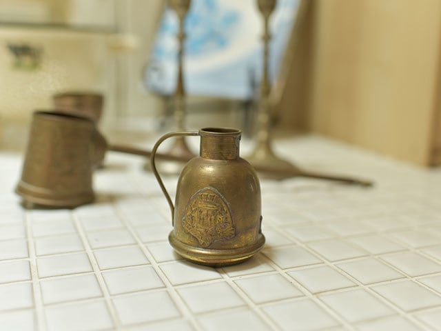 フレンチアンティーク シャトー・ティエリーの紋章が入った銅製カップ