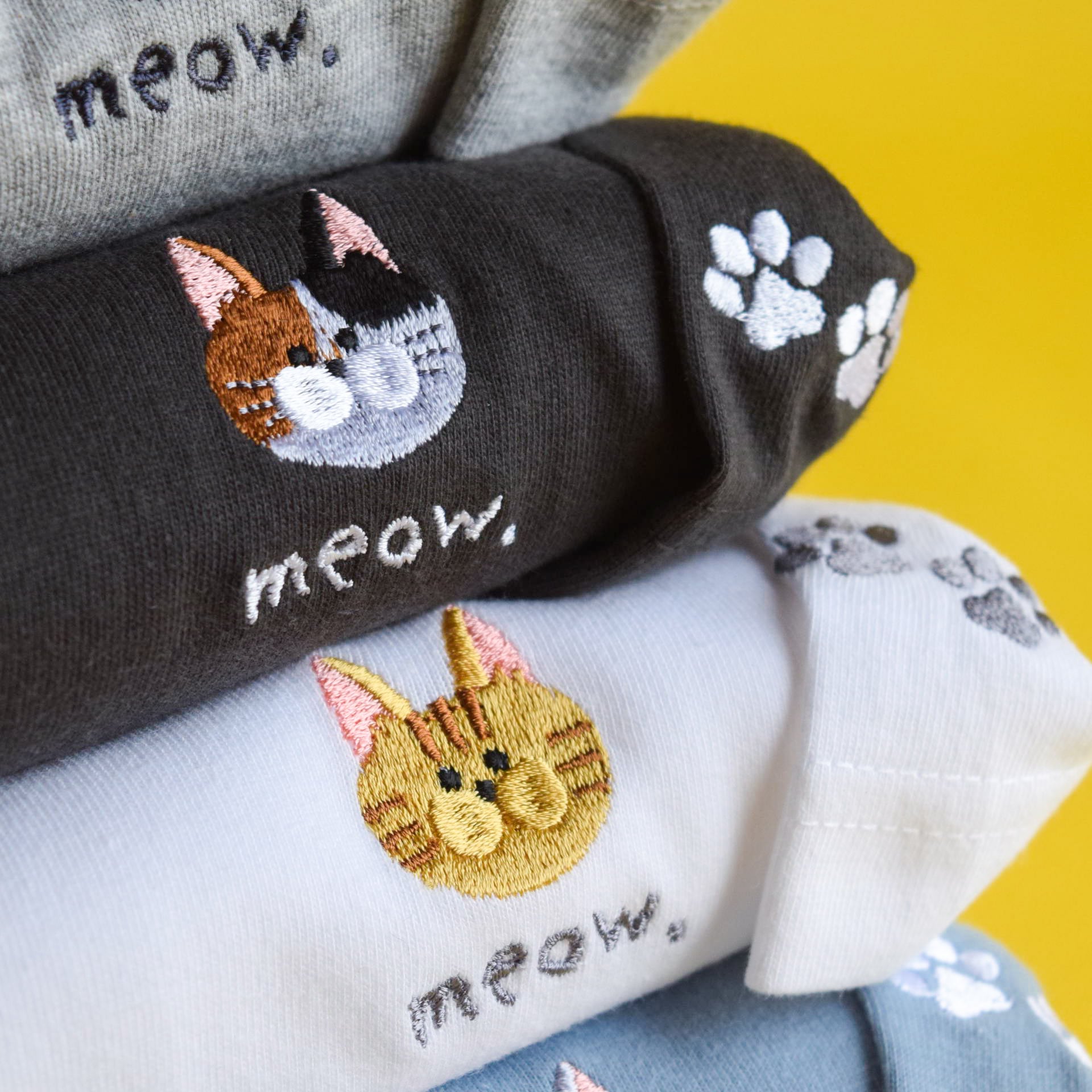 選べる猫29種！ワンポイント猫刺繍Tシャツ 名入れ可【選べる4色】親子