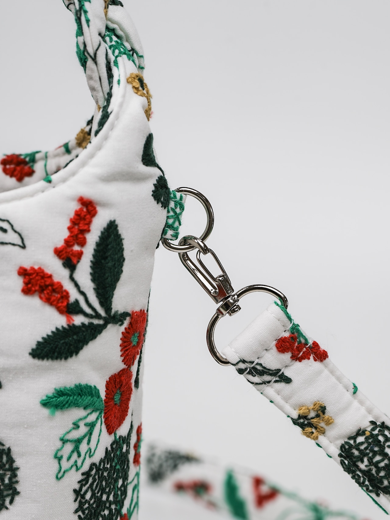 【muuc × ヌノニシタイ】筆記帳刺繍 三つ編みバッグ / ホワイト