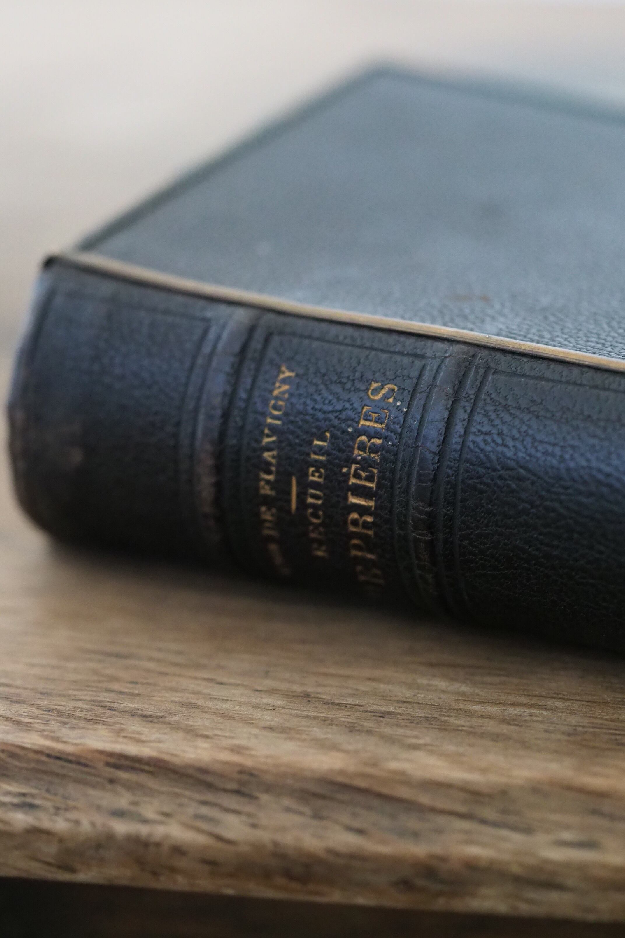 革装丁の祈祷書-antique prayer book | アンティーク.ヴィンテージ家具