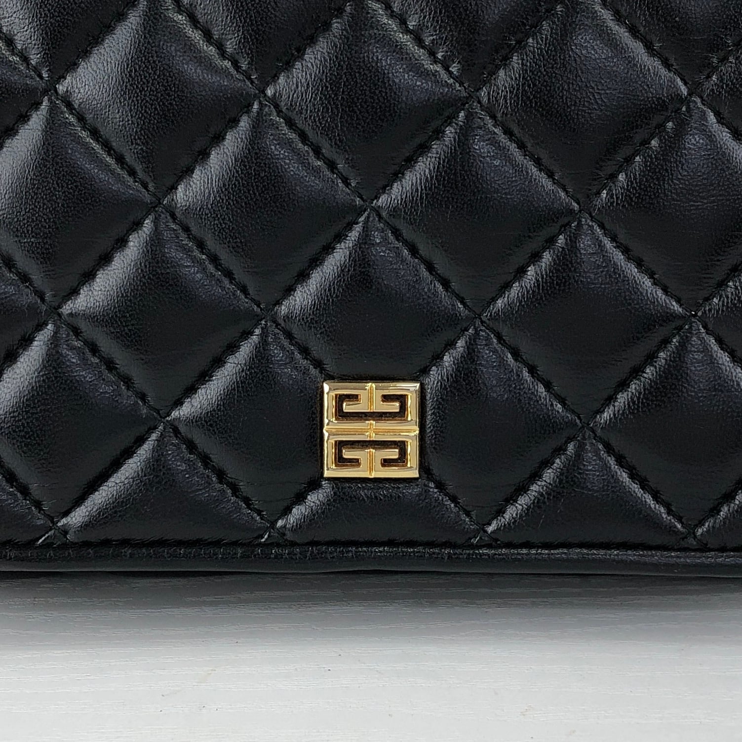 GIVENCHY ジバンシィ ショルダーバッグ ブラック ロゴ レザー