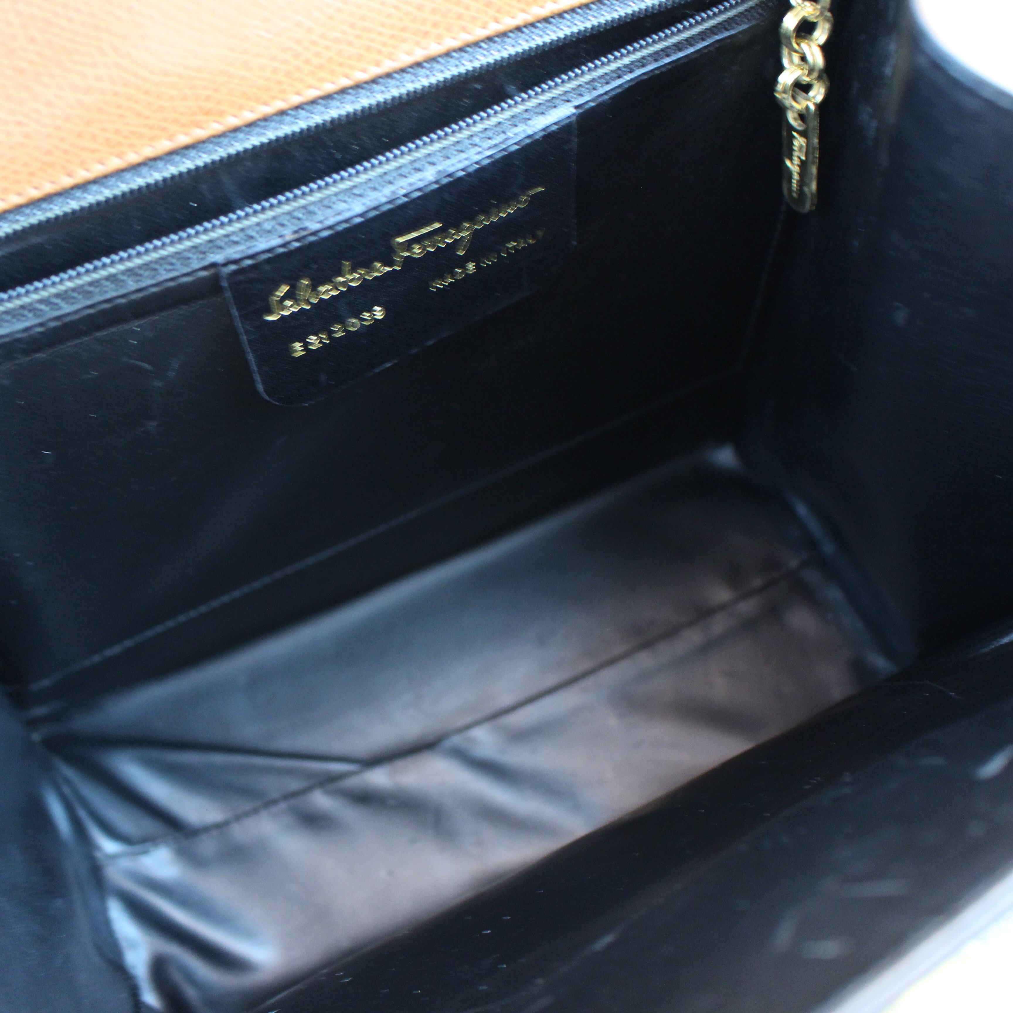 Salvatore Ferragamo GANCHINI BICOLOR LEATHER 2WAY SHOULDER Salvatore Ferragamo GANCHINI BICOLOR LEATHER 2WAY SHOULDER
