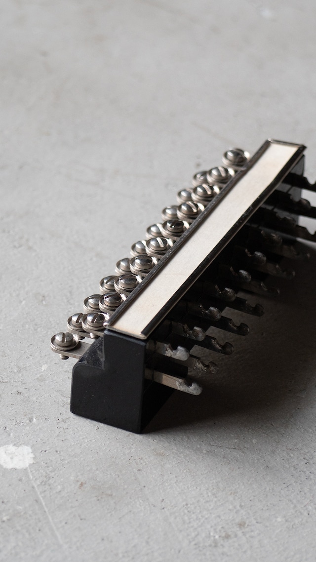 unknown vintage Terminal board