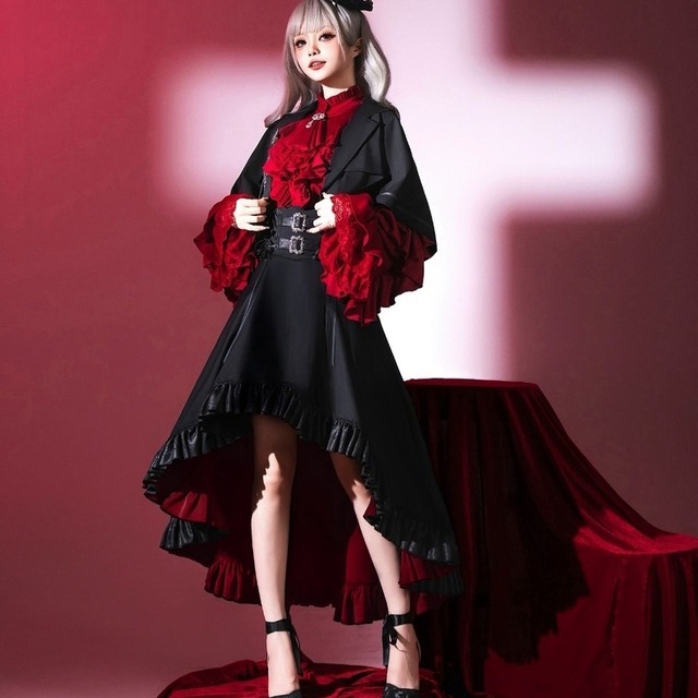 深紅を隠す影 ダブルベルトとレースアップのゴシック前後差スカート｜予約商品