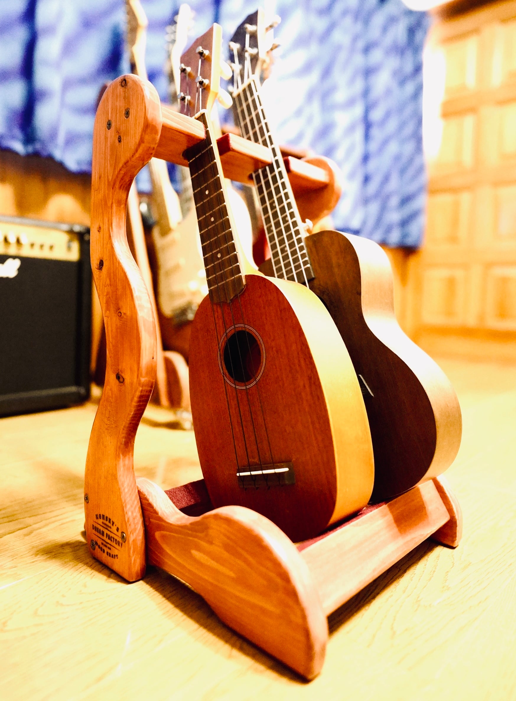ウクレレスタンド | 手作り木工 レスポーラー夢工房