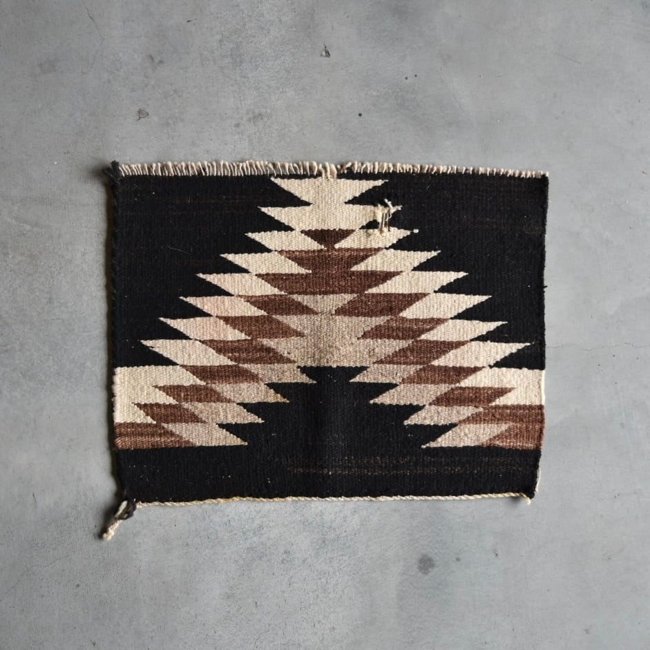 1950s-60s NAVAJO RUG | BUFF STOCK YARD