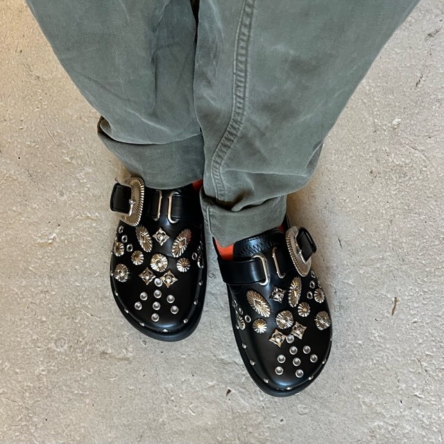 TOPANGA　Footwear　 Silver studded sandals　シルバースタッズサンダル　Size　37　38  39 42　スタッズ　サンダル