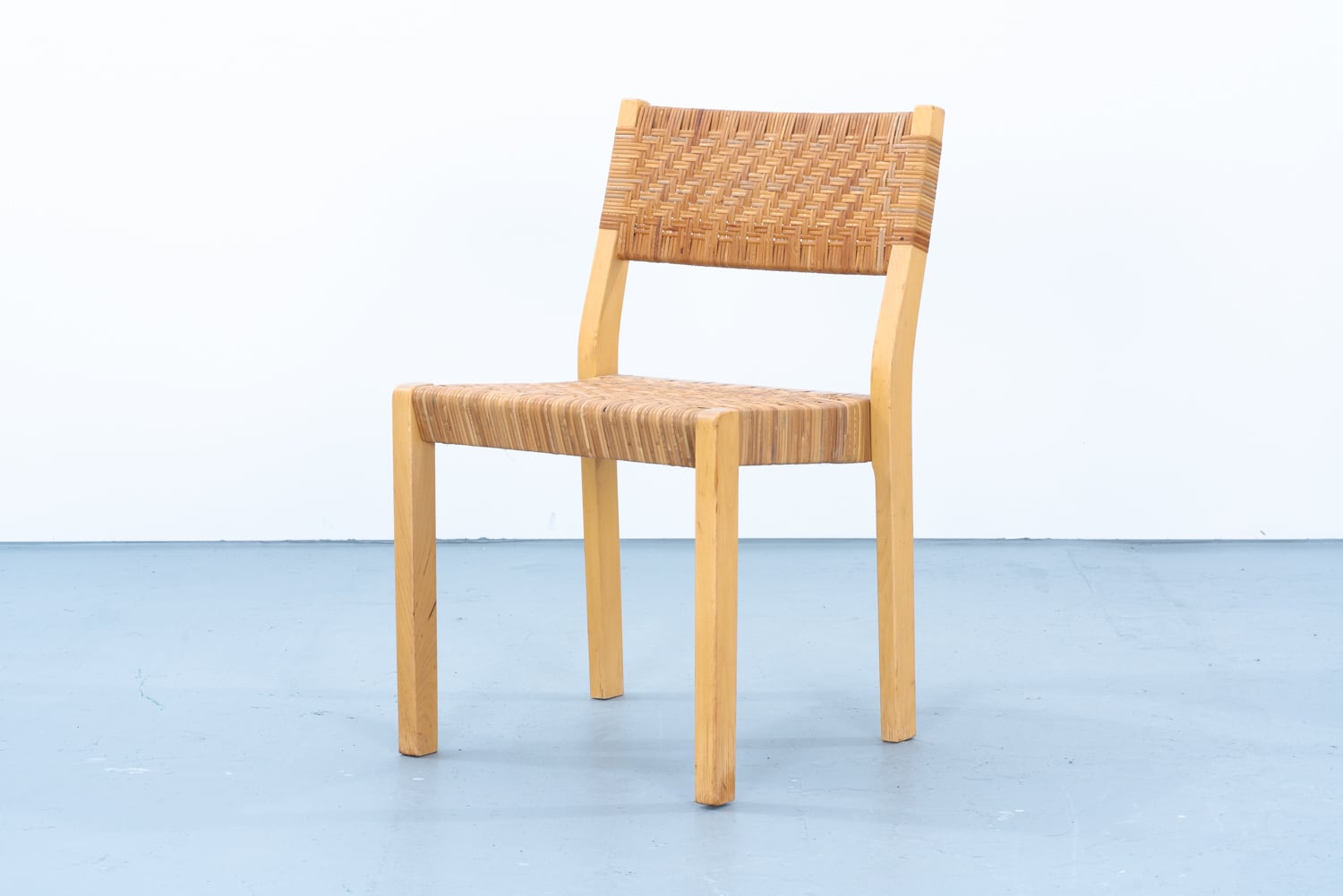 LAVA,AOR,POLARITY,北欧AOR,ノルウェー Alvar Aalto | No.611 Chair | kaikki gallery | 北欧ヴィンテージ家具