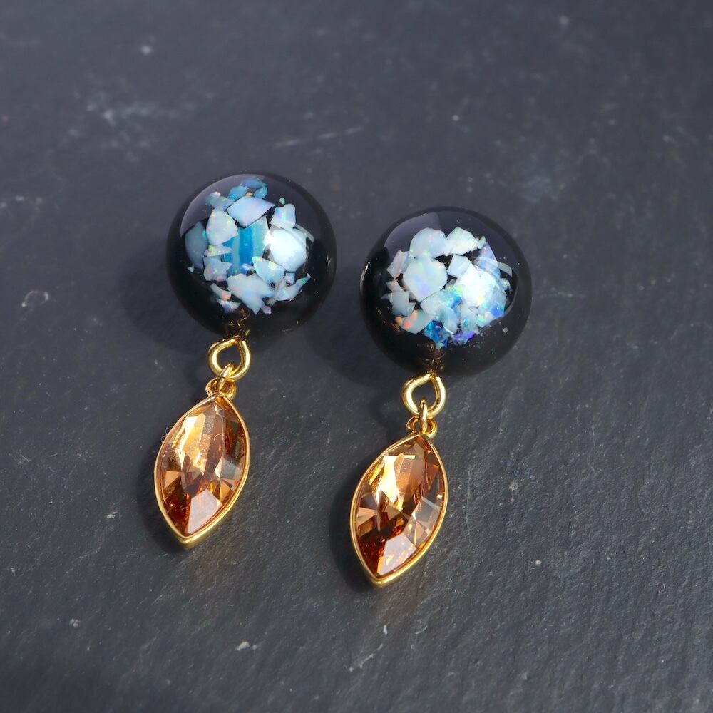 オパール + スワロフスキー BLACK ピアス ブラック | 鉱物 天然石