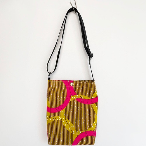 サコッシュ　アフリカンプリント  サークル・ロンド　斜め掛け ショルダーバッグ 携帯
