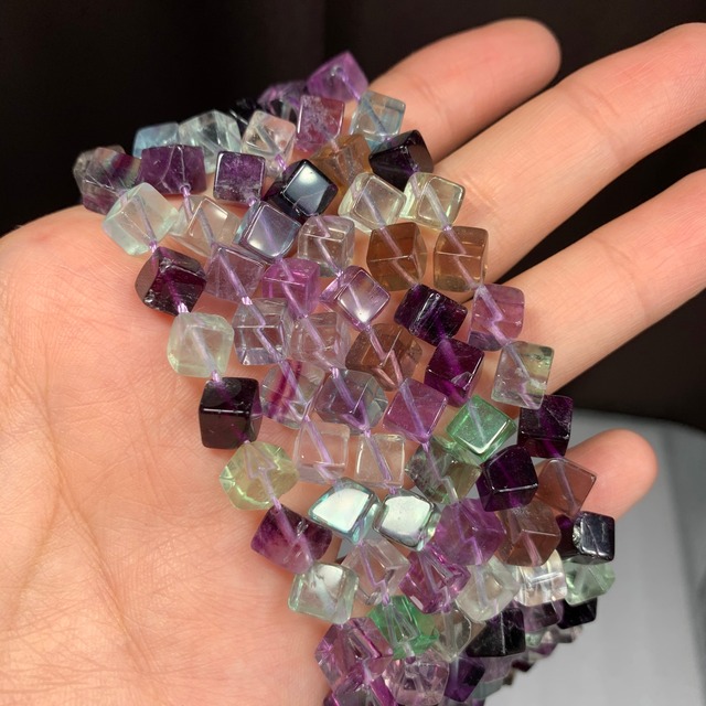 キューブ型フローライト連材