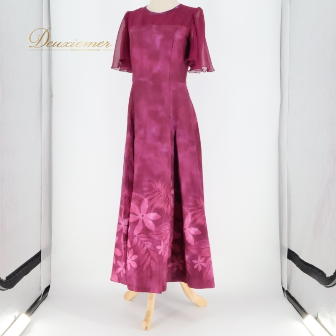 フラダンス 衣装 ワンピース ドレス ココエミリー パープル系 CoCoEmily 日本製 きらきら ワントーン ティアレ柄 ひらひら かわいい 華やか 鮮やか きれい 上品 高級感 紫 ハワイアン アロハ ハワイアンプリント フラ ダンス レッスン 練習