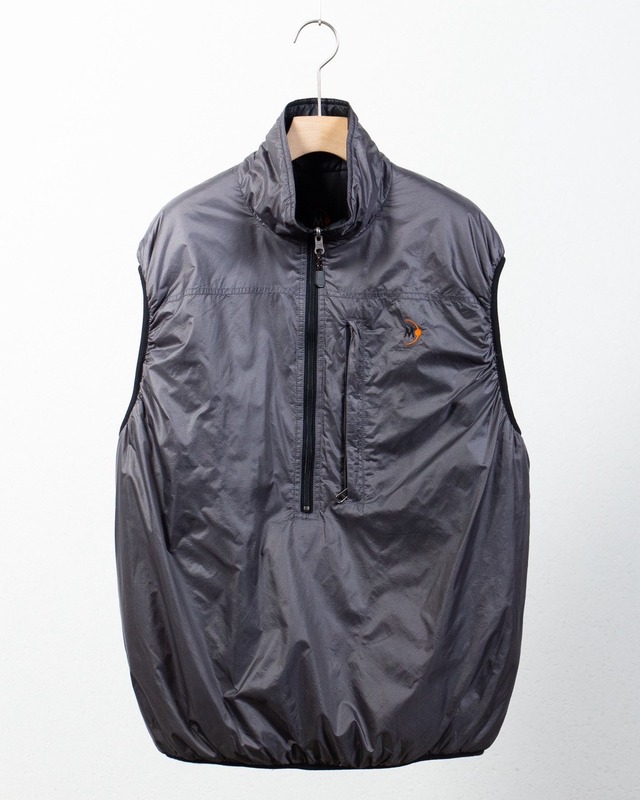 "MOON STONE" pullover nylon vest