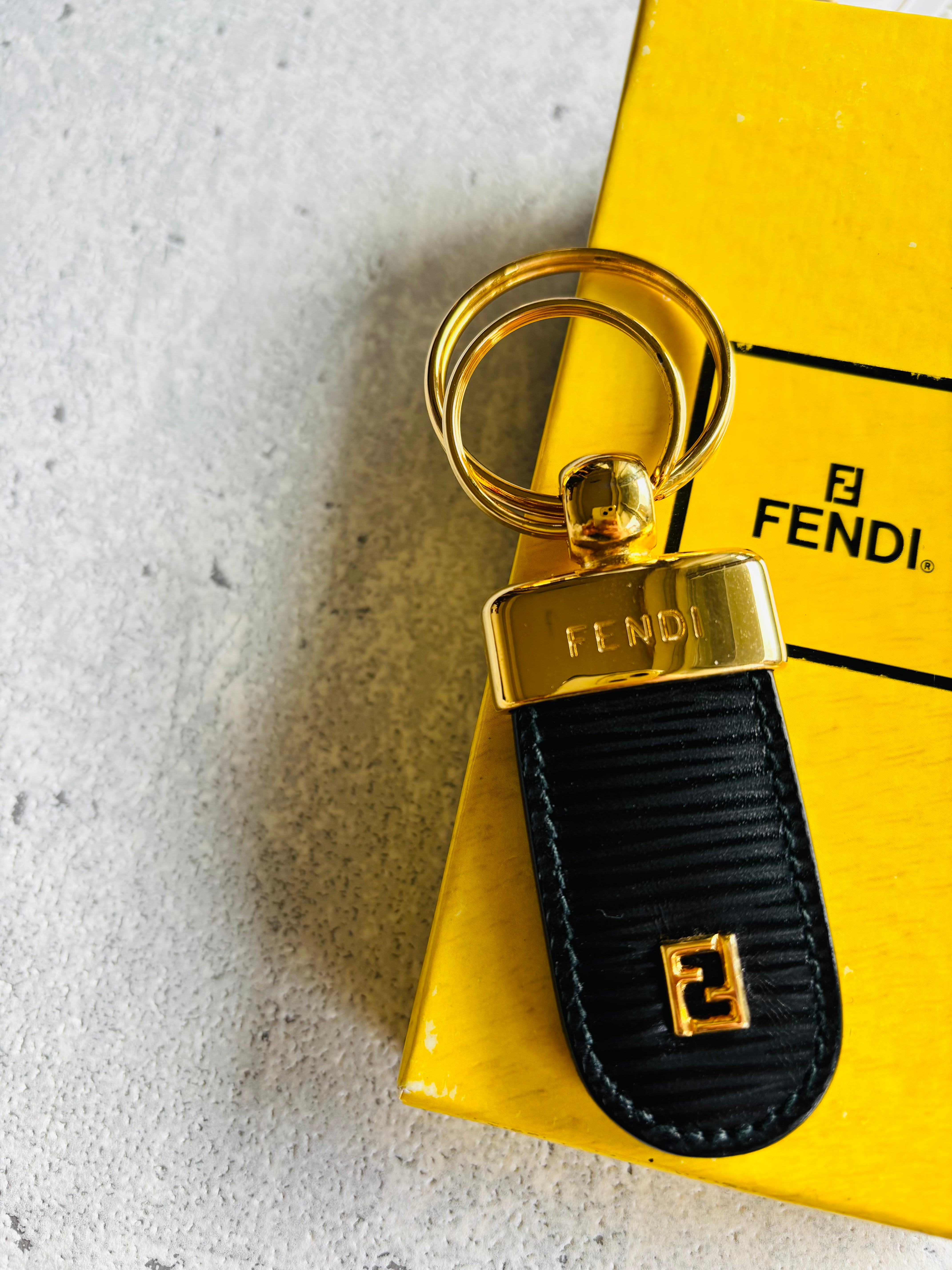 FENDI Fマーク レザーキーリング ブラック 箱付き | Petit luxe Vintage