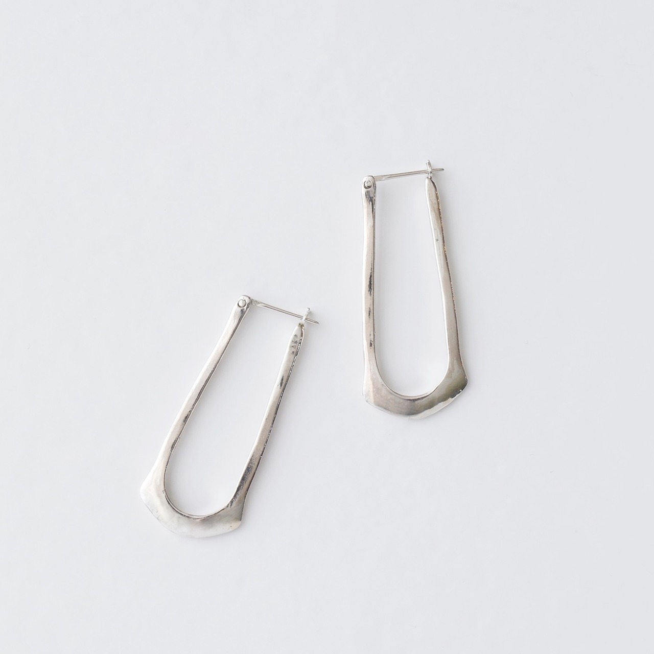 Aperdiem(アペルディエム)Suit Rectangle ピアス / SILVER